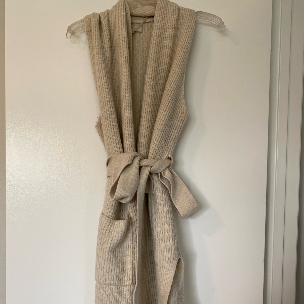 Loft size L sweater vest with tie